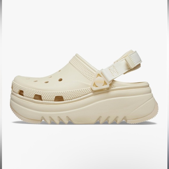 🆕Womens Size 9 Crocs Classic Hiker Escape Clogs - Cream - Picture 4 of 12